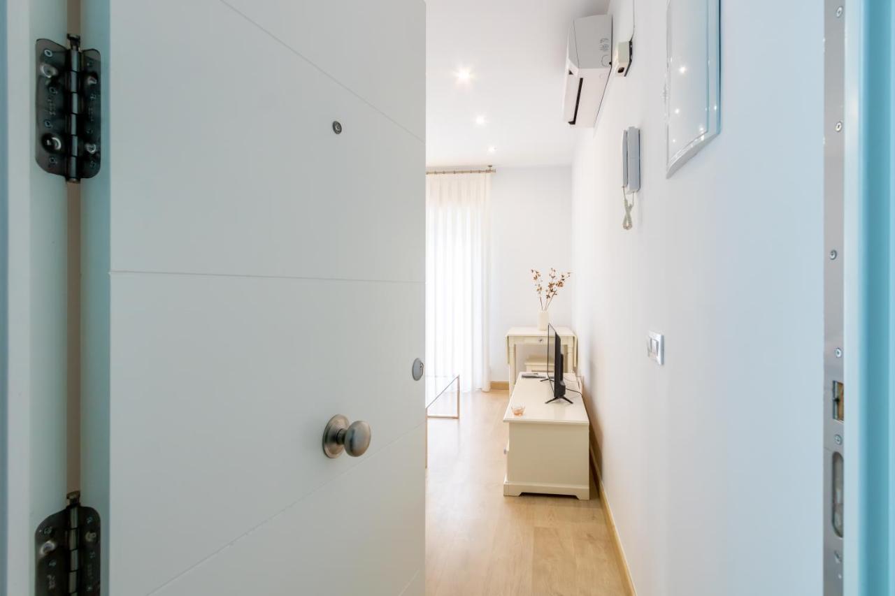 Charming 2 Bedroom Apartment Triana Bridge By Ocityzen Seville Luaran gambar
