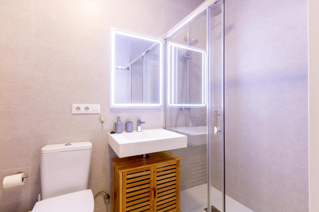 Charming 2 Bedroom Apartment Triana Bridge By Ocityzen Seville Luaran gambar