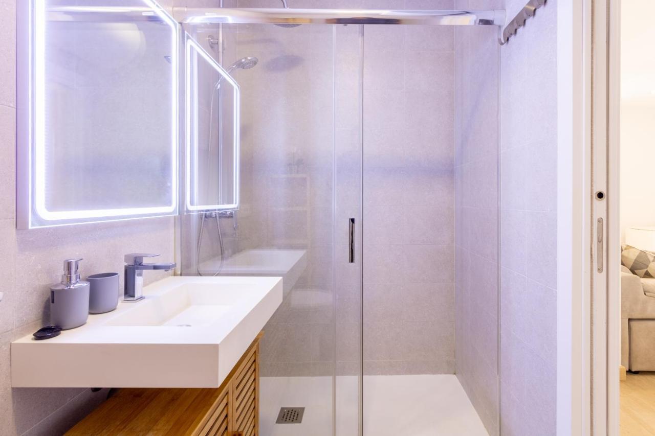 Charming 2 Bedroom Apartment Triana Bridge By Ocityzen Seville Luaran gambar